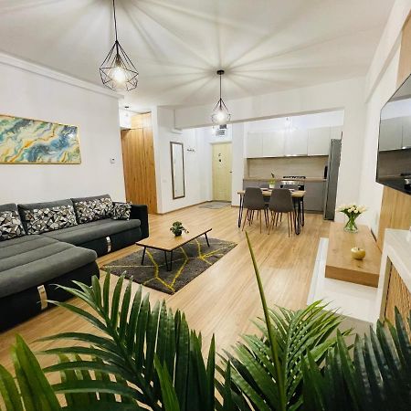 Royal Moonlight Apartment Mamaia Ngoại thất bức ảnh