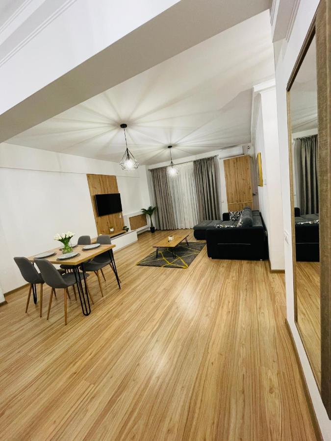 Royal Moonlight Apartment Mamaia Ngoại thất bức ảnh