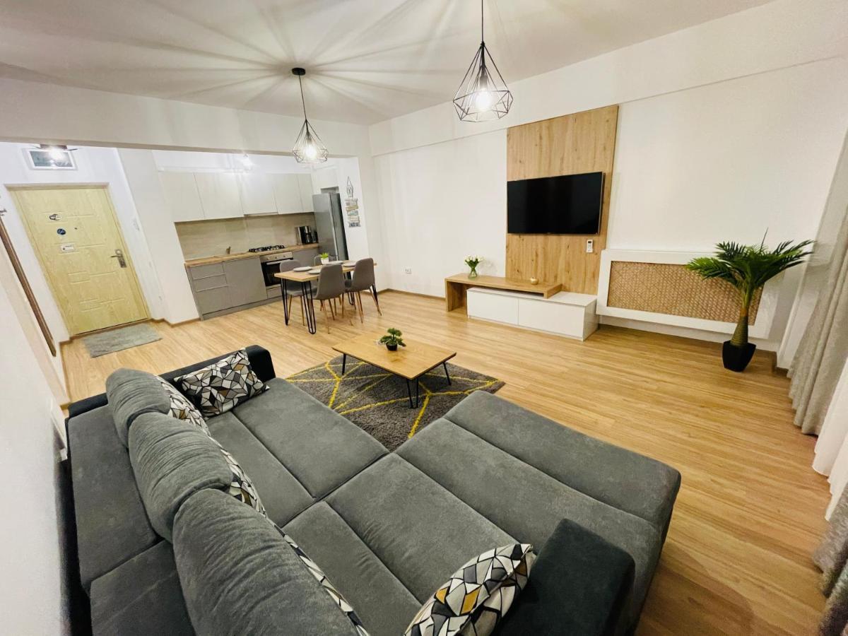 Royal Moonlight Apartment Mamaia Ngoại thất bức ảnh
