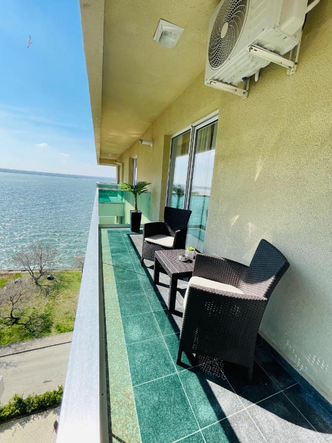 Royal Moonlight Apartment Mamaia Ngoại thất bức ảnh